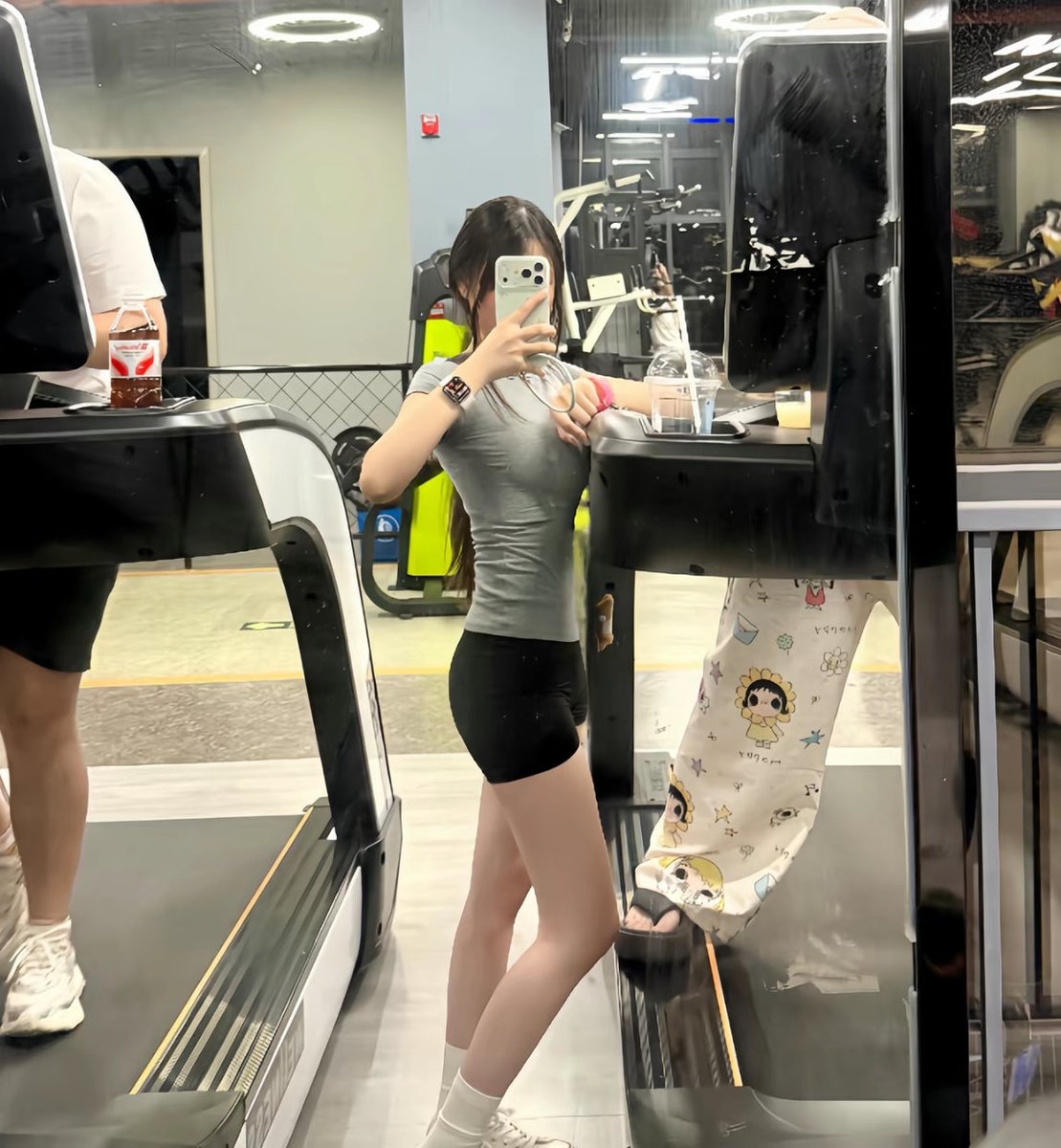 好女孩没有市场我恨纯情 tweet media