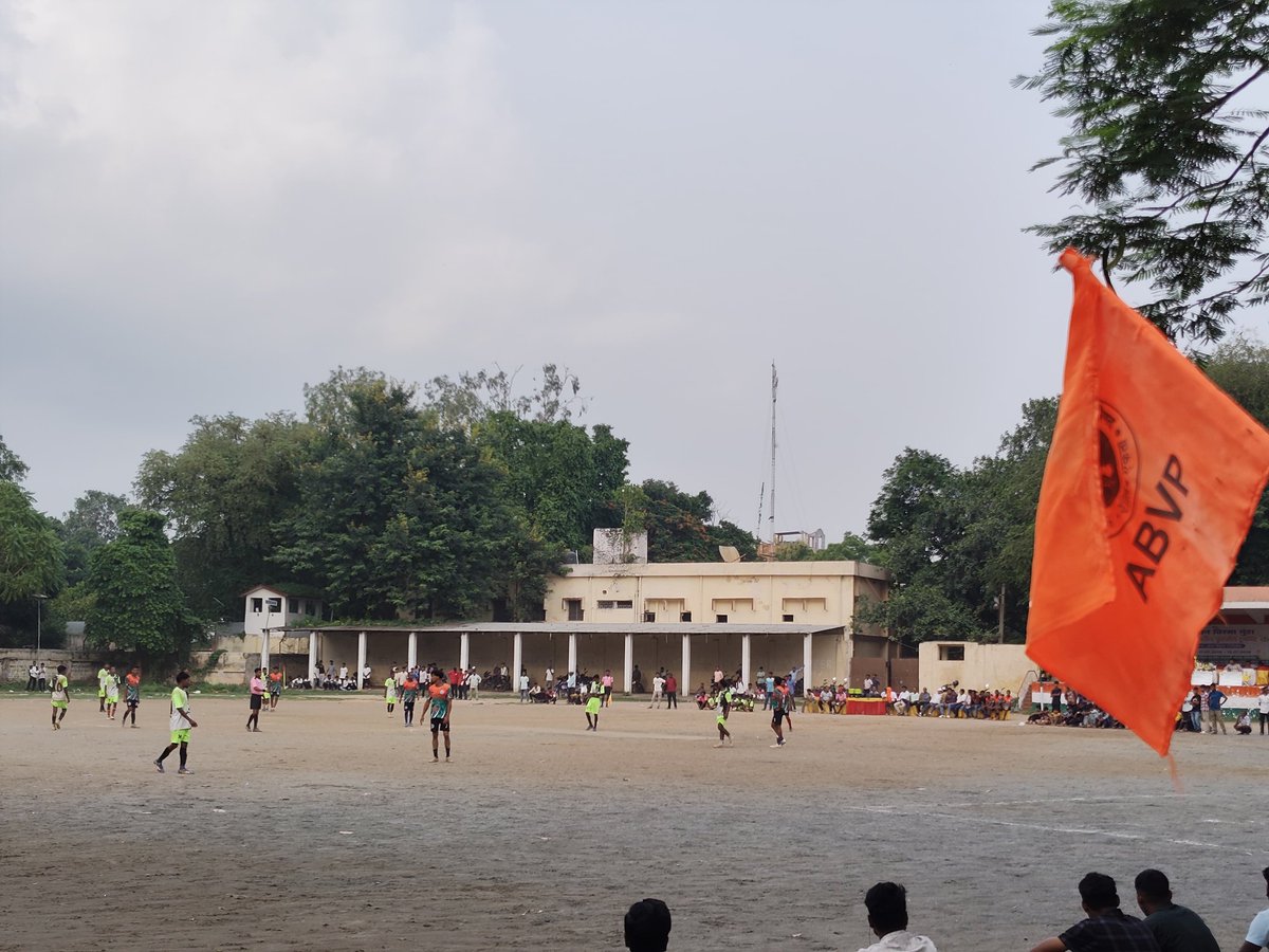 abhinavjet's tweet photo. अखिल भारतीय विद्यार्थी परिषद के 78वें स्थापना दिवस के उपलक्ष्य में अभाविप गिरिडीह जिला द्वारा गिरिडीह स्थित झंडा मैदान में आयोजित राज्य स्तरीय फुटबॉल टूर्नामेंट के द्वितीय दिन के समापन समारोह एवं प्राइज वितरण में सम्मिलित हुआ।

@ABVPVoice https://t.co/WFDSLzSw5I