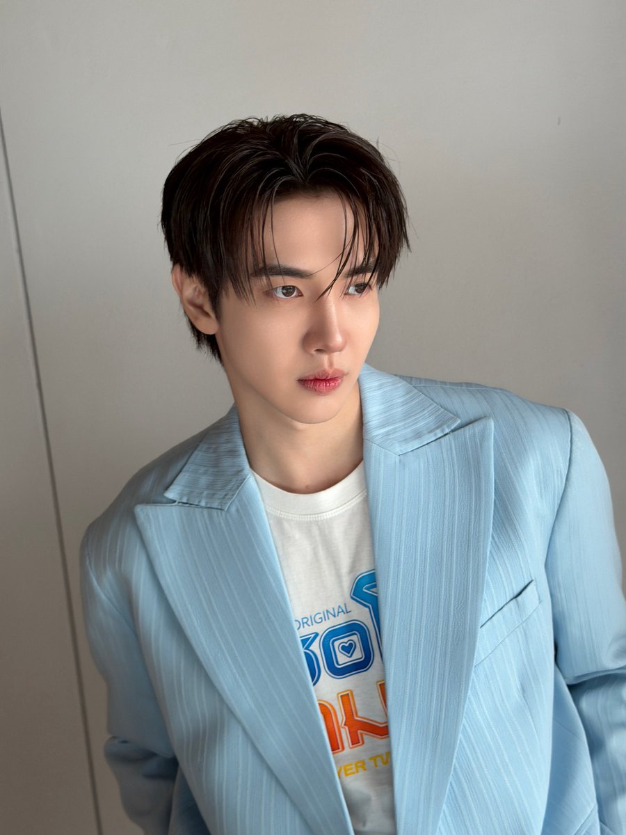 MchoiceTH's tweet photo. ‘แม็กกี้บาส’ และทีมนักแสดง พร้อมไปเจอกับทุกคนที่งาน ‘Beyond the Screen: Thai Products x Be My Player Two’ แล้วครับ 👀⭐️🎮

BS BROTHERS X THAI PRODUCTS
#MOCxBeMyPlayerTwo
#ซอโซ่ล่ามธีร์ #BeMyPlayerTwo
#maxky_rp #maxkybas 
#MchoiceArtist https://t.co/9M9qs8NNRV