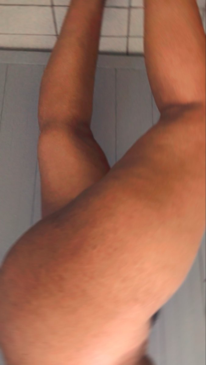 Anglesweet001's tweet photo. I think want to go gym again ? My Ass Look Big Now ? 🙄🫣 I think if you want handle My Big Ass need long Ice cream for my craving 🫣👀 https://t.co/WBIvMDmo1c