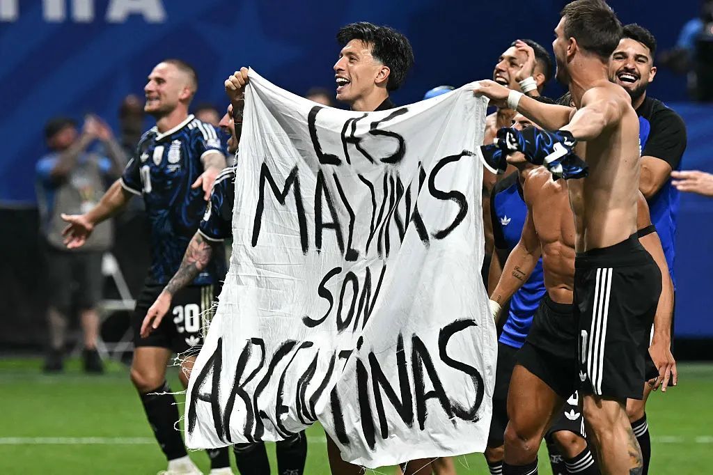 unherd's tweet photo. Argentina: World Cup villains, by Nick Burns (@NickBurns)

Right-wing officials and the Peronist opposition jockey to see who can cheer the boys on louder, and no one has a second thought about donning the white and light blue. 

Countless Argentines who don’t share the views of Right-wing streamers see no reason why they should be associated with them. They want to bring home a fourth trophy, to suffer and celebrate as one. To be loved by your own is to disdain what the rest of the world thinks.

Read more below ⬇️

https://t.co/syo9Hu7AnK