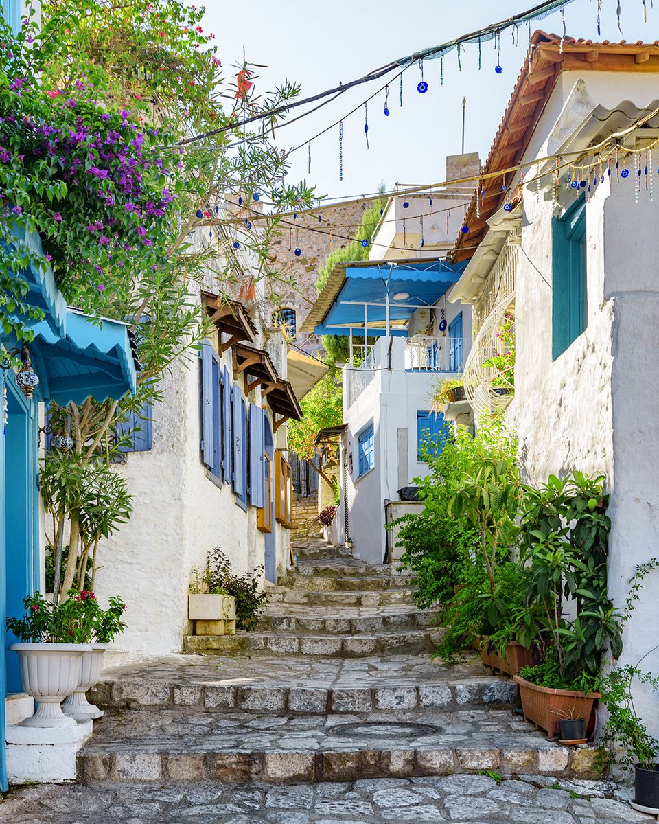 flymepegasus's tweet photo. Paradise found. 🌴
Lose yourself in the magical streets and turquoise waters of Muğla.
Ready for the ultimate summer escape? https://t.co/hvYECzdKWB