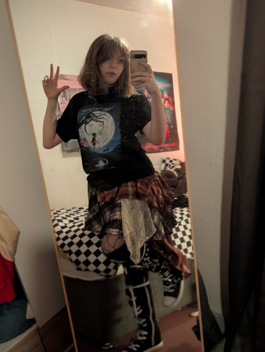 askgu_'s tweet photo. heres more of the skirt!! https://t.co/BgFWUqgmaS
