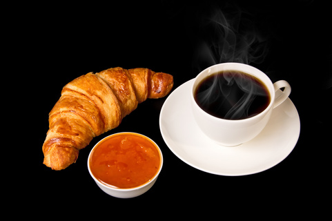 ddomi_200's tweet photo. Just spent 20 mins making coffee for my sleepy partner, and they gave me a half-eaten croissant in return—small sweet moments hit different! https://t.co/E3JQtljKcb