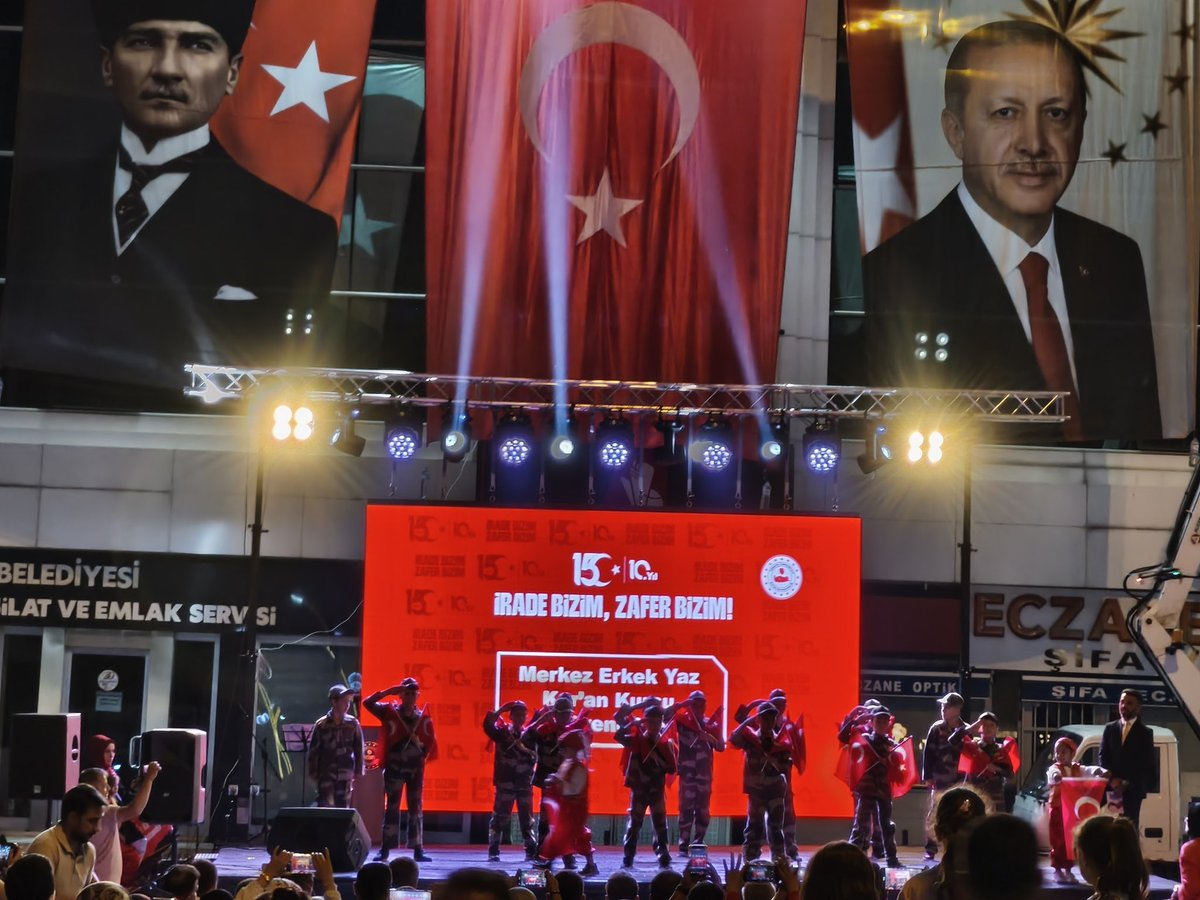 GSB_BucakGM's tweet photo. 🇹🇷15 TEMMUZ DEMOKRASİ NÖBETİ🇹🇷

15 Temmuz Demokrasi ve Millî Birlik Günü kapsamında ilçemizde düzenlenen anma programına katılım sağladık.

Şehitlerimizi rahmet ve minnetle anıyor, gazilerimize şükranlarımızı sunuyoruz.

#İradeBizimZaferBizim
#MilletinZaferi
#15Temmuz https://t.co/UBzYUMpXqy