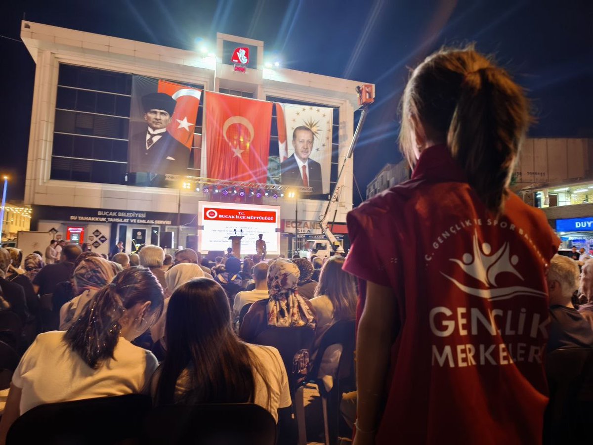 GSB_BucakGM's tweet photo. 🇹🇷15 TEMMUZ DEMOKRASİ NÖBETİ🇹🇷

15 Temmuz Demokrasi ve Millî Birlik Günü kapsamında ilçemizde düzenlenen anma programına katılım sağladık.

Şehitlerimizi rahmet ve minnetle anıyor, gazilerimize şükranlarımızı sunuyoruz.

#İradeBizimZaferBizim
#MilletinZaferi
#15Temmuz https://t.co/UBzYUMpXqy