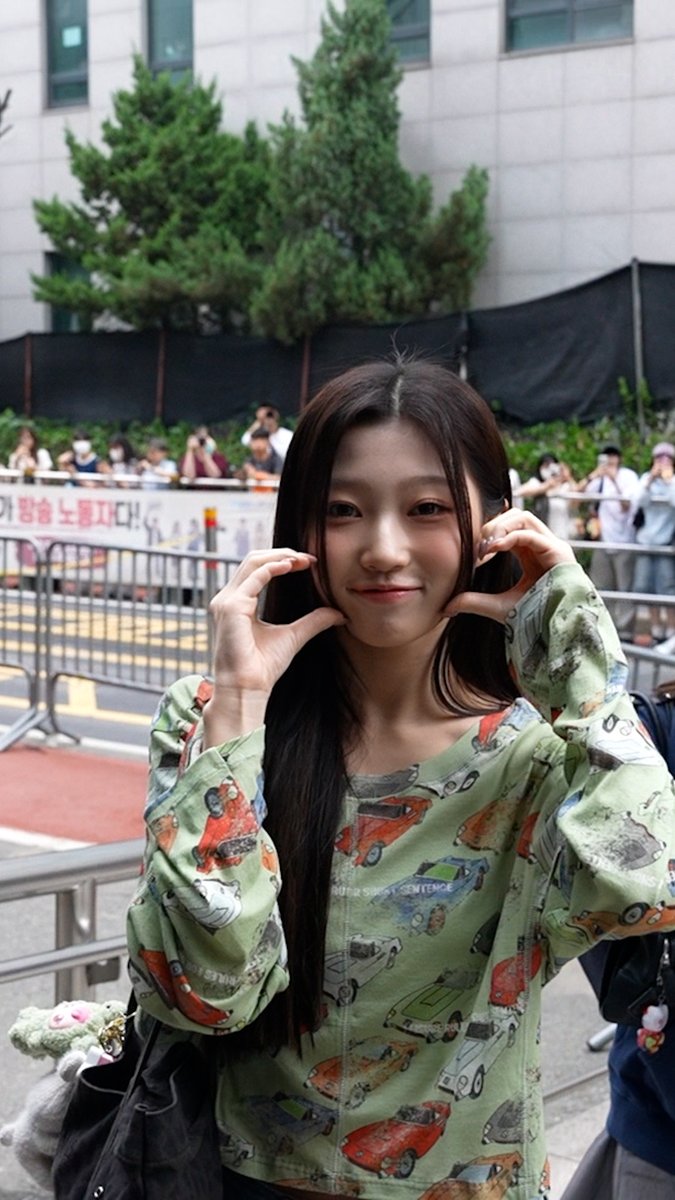 kbsworld_enter's tweet photo. [줌인캠] #USPEER #유스피어 #WICKEDGAME #뮤직뱅크출근길

USPEER (유스피어) 뮤직뱅크 출근길

🎥영상 촬영일: 260703, 260710

https://t.co/agJQUdtLnk https://t.co/w7Oj002Qb4