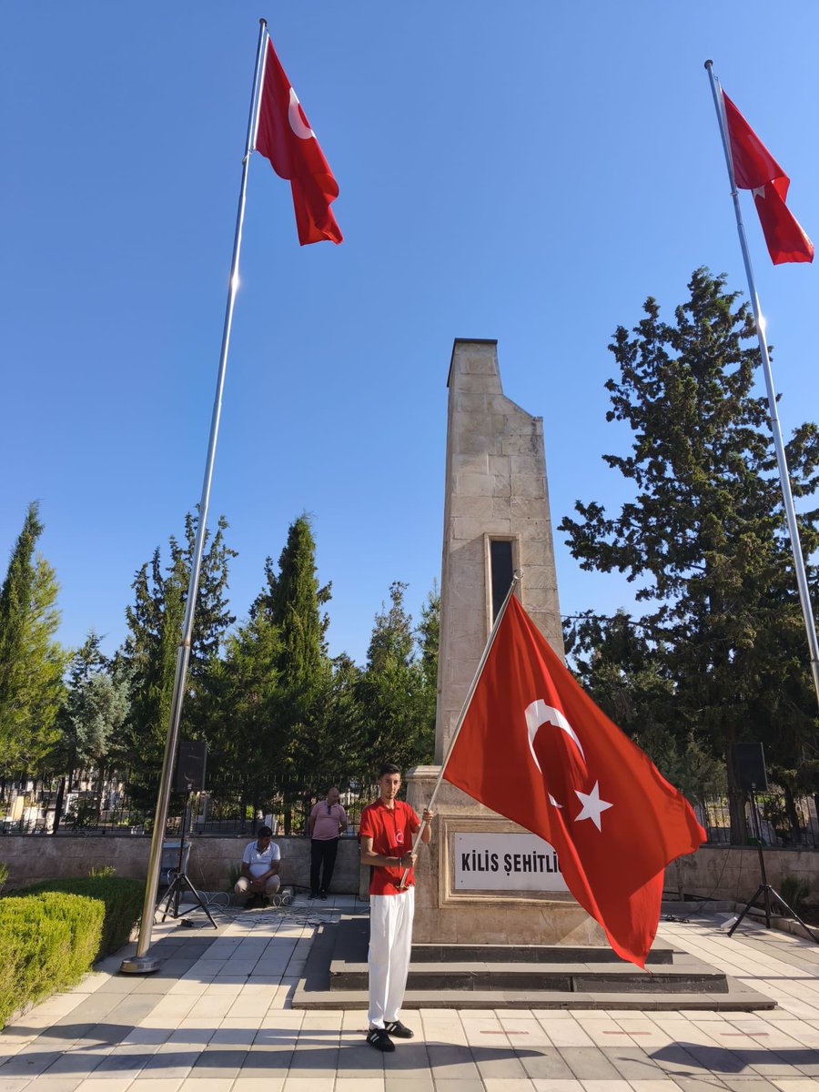MtalKilis's tweet photo. 15 Temmuz Demokrasi ve Milli Birlik Günü Şehitlik ziyaretimiz🇹🇷 https://t.co/fZAYcUaVeD