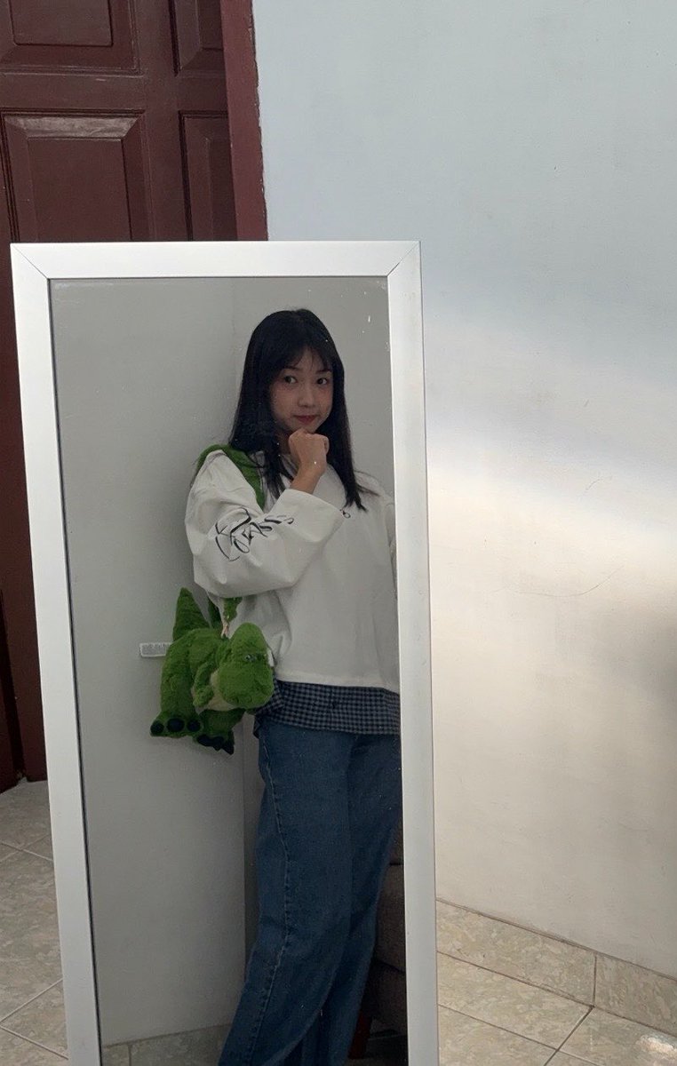 Ekin_JKT48's tweet photo. masa aku ke mall pake outfit ini gaboleh masuk katanya gaboleh bawa hewan peliharaan 😞😞😞😞😞 https://t.co/8znzvsOPqU