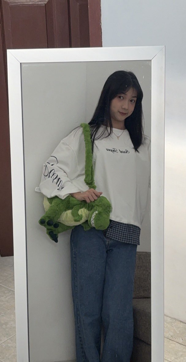 Ekin_JKT48's tweet photo. masa aku ke mall pake outfit ini gaboleh masuk katanya gaboleh bawa hewan peliharaan 😞😞😞😞😞 https://t.co/8znzvsOPqU