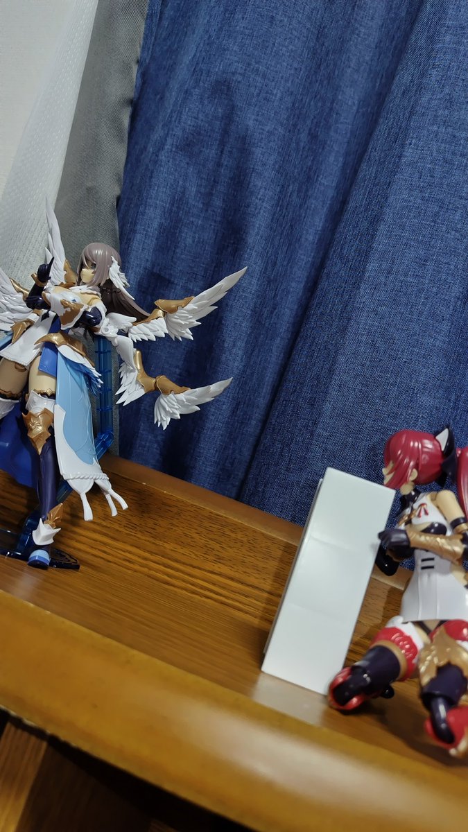 rn6fr4's tweet photo. @arcanadea_info じろ～

シャル「ちょっとエルちゃん！発売が2ヶ月早いあたしよりなんで先にグランデ化なの！？」

エル「はわわ、アタシは知らないの、運営さんに聞いて！！」

というわけで、めちゃめちゃエルメダのグランデ嬉しいですけど
シャルメドも待ってます https://t.co/vjAHcX4ng9