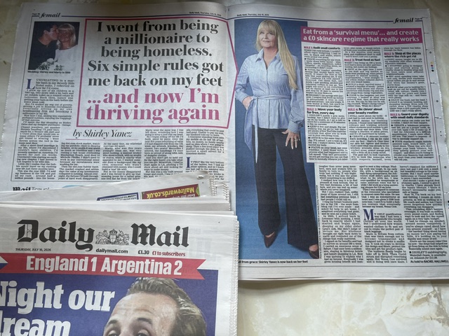Stylishchick's tweet photo. Read my story in the @DailyMail today. How I lost all my self-made millions and recovered. Today you can read my tips on how to bounce back from the bottom. 

https://t.co/e2nVxFooPg

#jurnorequest #life #money #newstoday @thismorning @GMB @BBCNews https://t.co/S195nbfSRA
