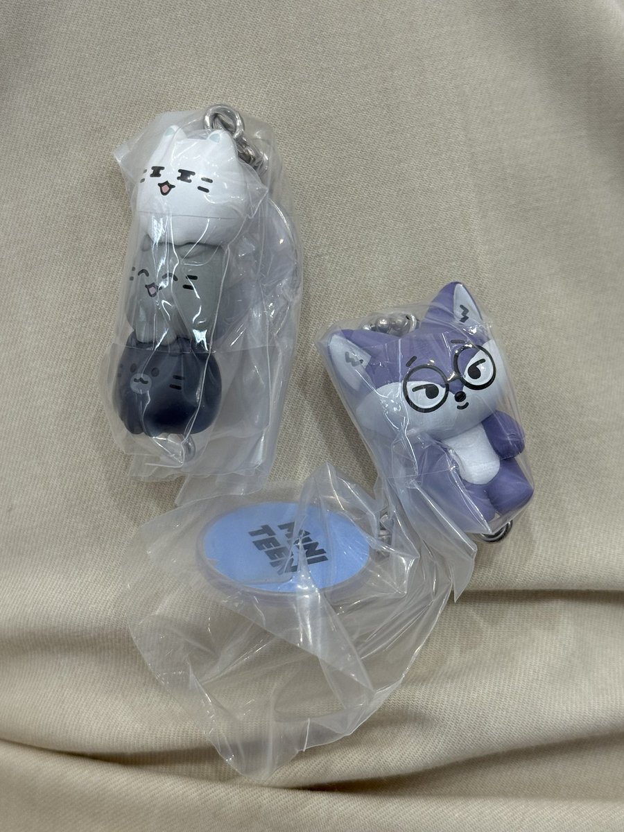 tw_sada20's tweet photo. SEVENTEEN セブチ MINITEEN ミニティーン つま��でつなげてますこっとガチャ 交換

【譲】🦀ジュン　⛓️ウォヌ

【求】エスクプス>ドギョム

郵送でお願いいたします。
心当たりの方よろしくお願いいたします🥺 https://t.co/AgCM4ap6PV