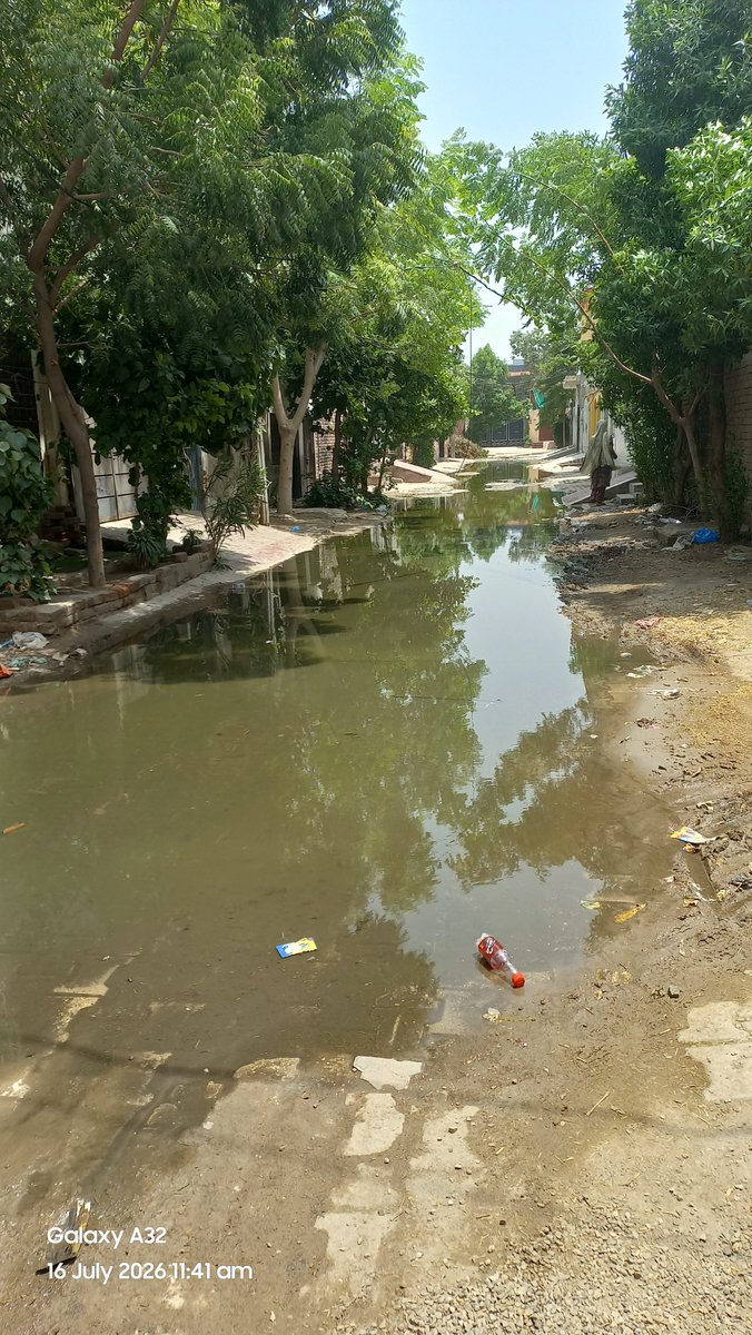 Adeeba30ao's tweet photo. @GovtofPunjabPK 
@SaimaFarooq 
@CMComplaintCell 
@MaryamNSharif 
@WASA_MLT1992 
Hasanabad gate no 1 gali no 1A khanewal Road multan https://t.co/vkYy0RyzQD