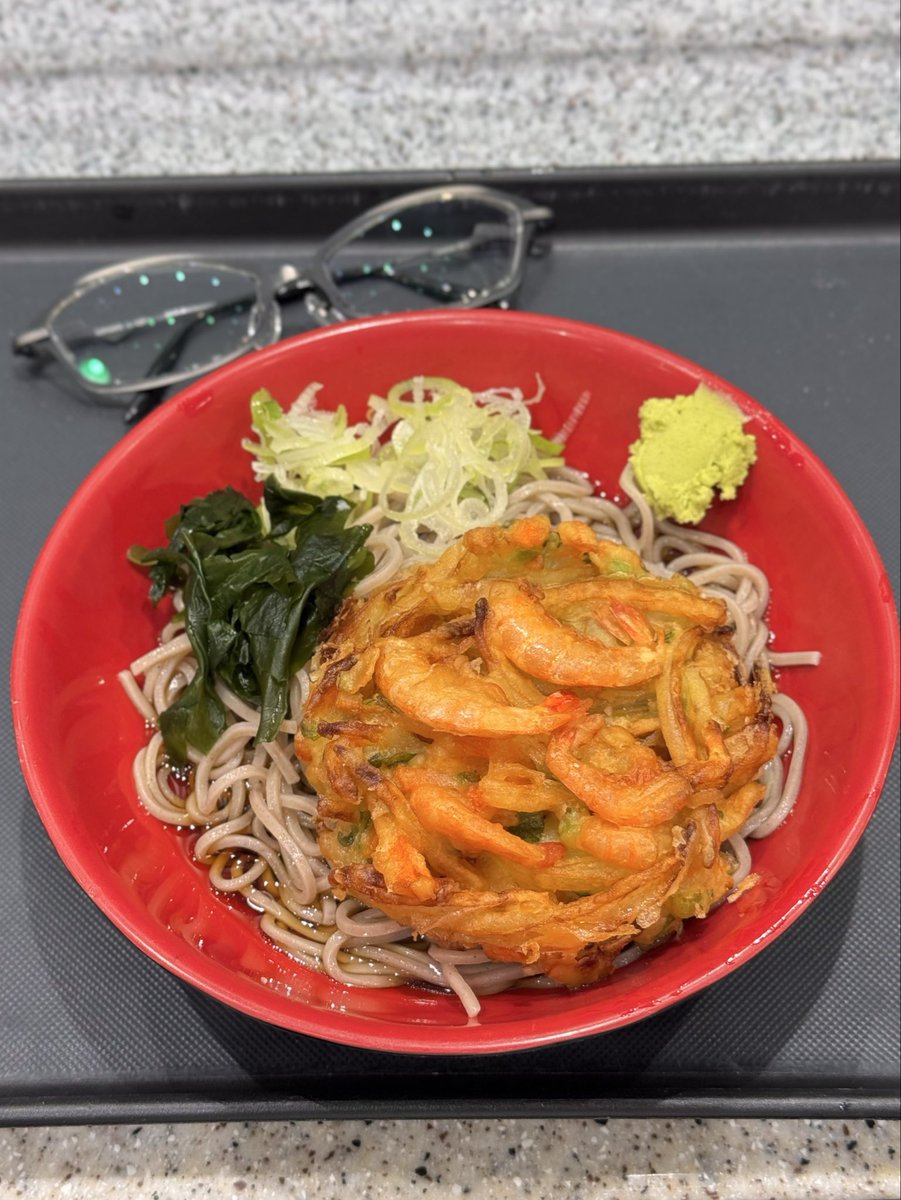 TomCatYoron's tweet photo. 富士そばの冷やし海老かき揚げうめえ。 https://t.co/nGKLdXIr63