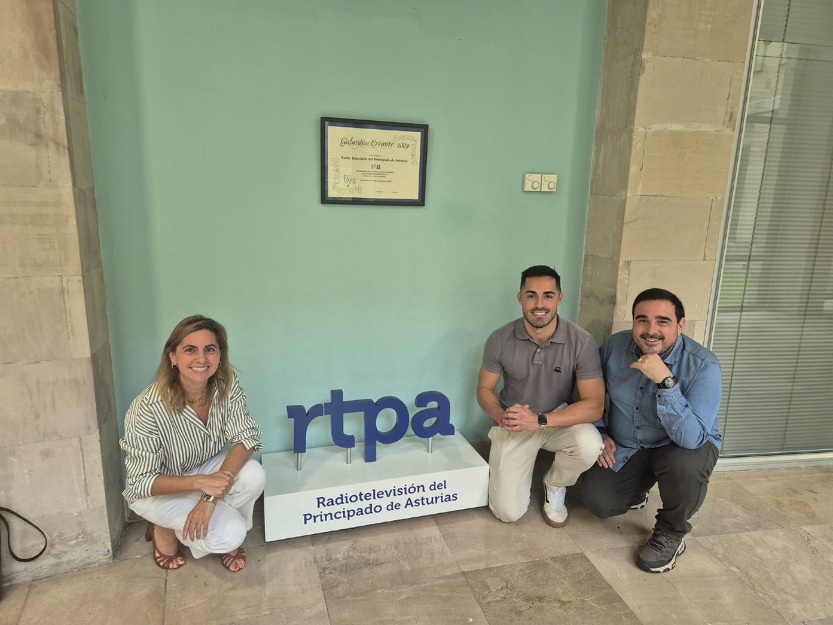 ceeiasturias's tweet photo. 📻 Asturias Softlanding, en la RPA.

Cristina Fanjul, junto a Darío Méndez, mentor del programa, y la startup participante Neety, compartieron cómo Asturias Softlanding ayuda a startups nacionales e internacionales a conocer el ecosistema innovador asturiano https://t.co/gXEZTYS3JR