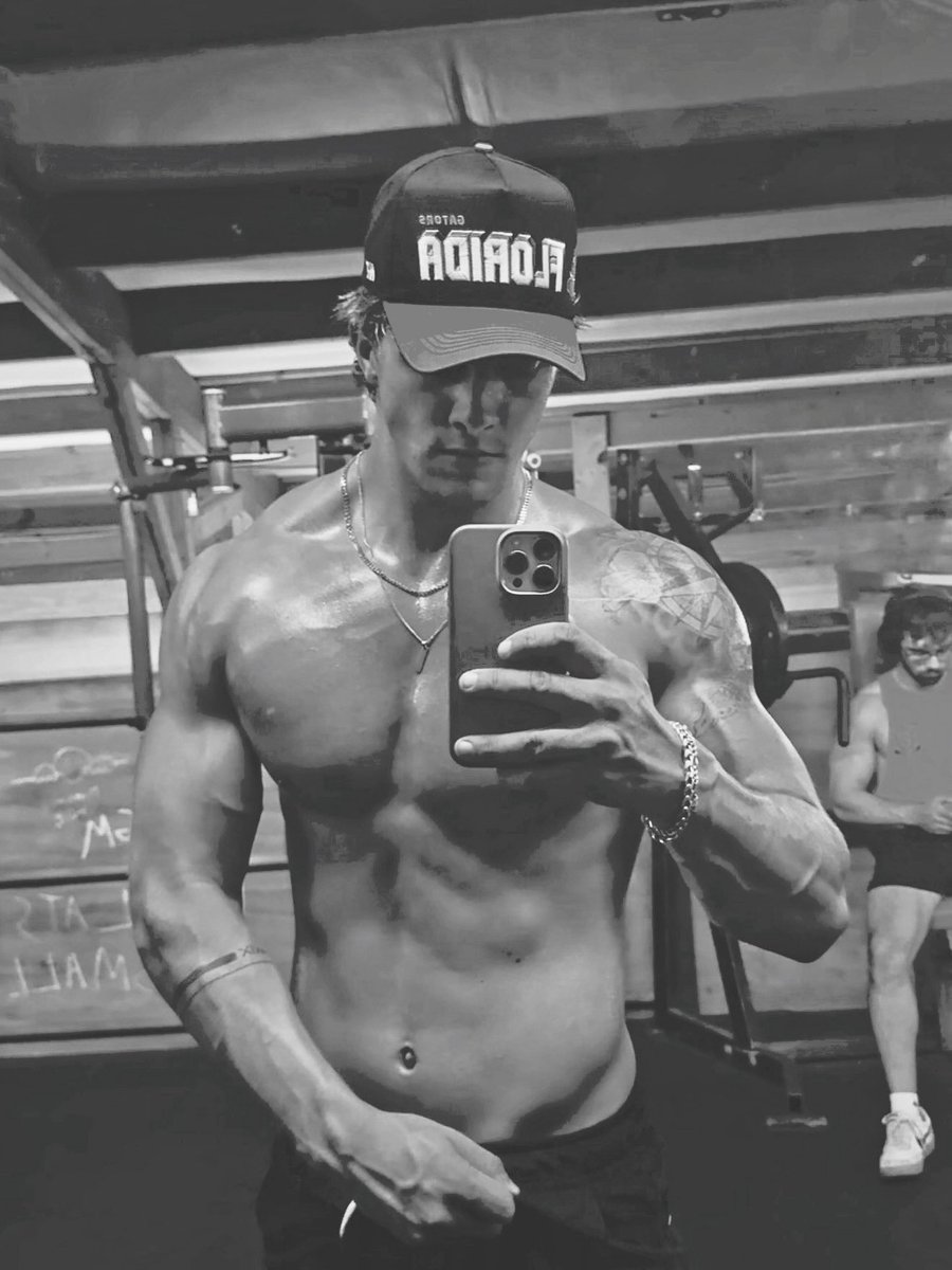 charlestonhunk's tweet photo. ⠀⠀ ⠀⠀
 ⠀⠀ 
𝗖𝗮𝗹𝗲𝗯 𝗠𝗰𝗱𝗮𝗻𝗶𝗲𝗹 — 𓄀

southern young bull. 
known for homewrecking. 
conservative. adult themes. 
 ⠀⠀
 ⠀⠀ https://t.co/6rWgg2OsIg