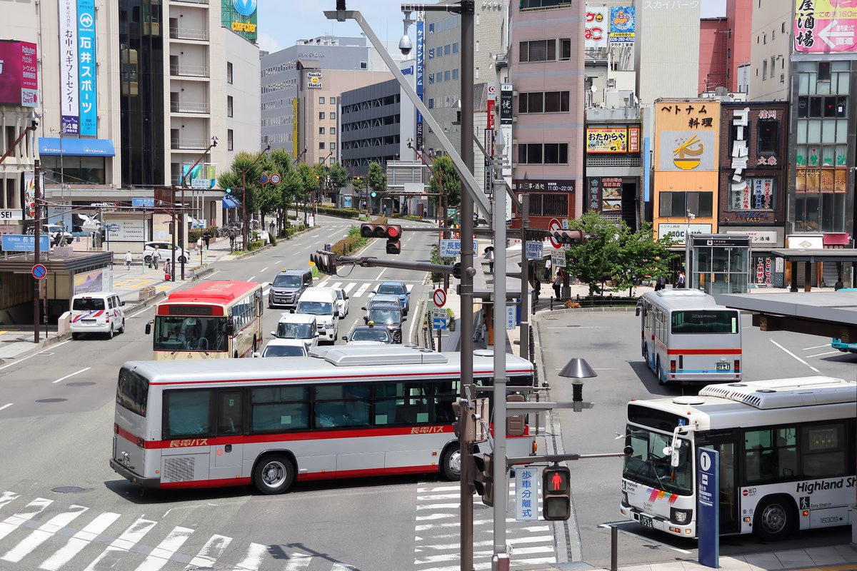 nagaden_bus's tweet photo. はいご注目！！👀
なんと志賀高原シャトル2267号車 Reborn！！
今日はメディア向けのお披露目会でした～！！
9月に何かあるかも？？？
#志賀高原シャトル https://t.co/2f39t35bLu