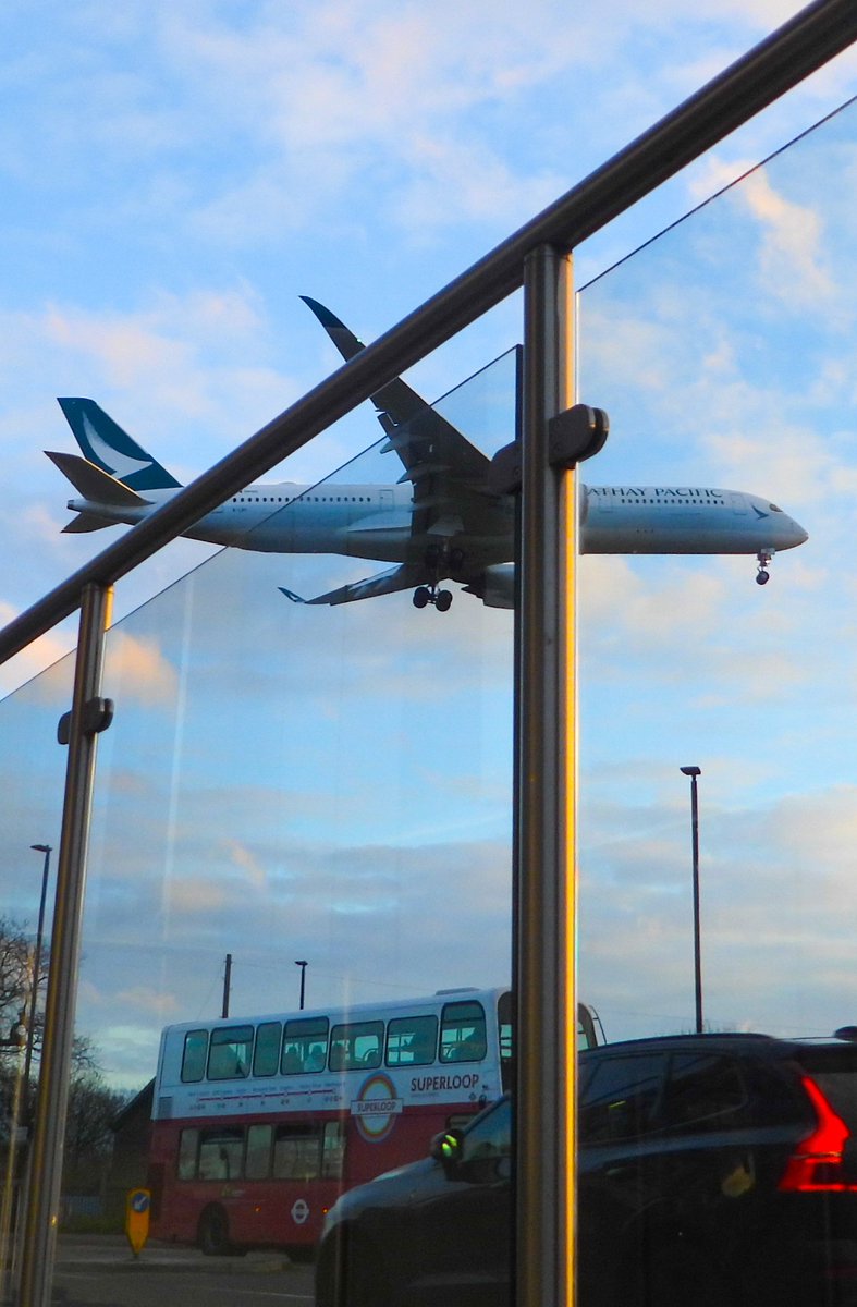 DAviation17's tweet photo. Heres a shot of @cathaypacific Flight CX239 Airbus A350-941 (B-LRC) seen here on Finals from (HKG) π¨π³ to (LHR) π¬π§ with a Superloop Bus At the Atrium Hotel on 10/03/26. @HeathrowAirport #Cathaypacific #Atriumhotel #Aviation #Avgeeks #avgeek #planespotting #A359 #Airbus #BLRC #A350 https://t.co/cEAIJ2EJR1