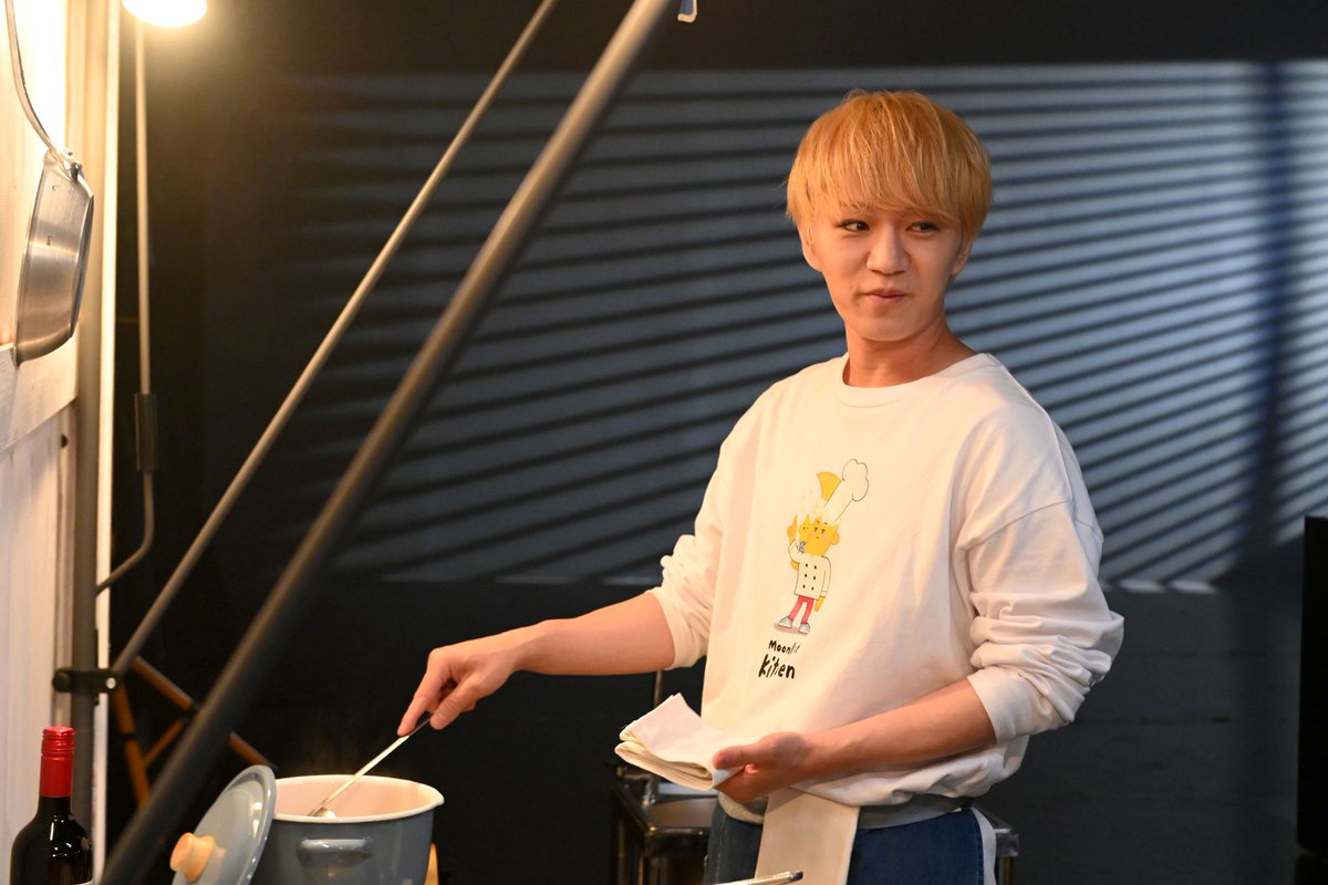 thetvjp's tweet photo. #中村海人“輝元”は、
バイト先の警備員 #勝村政信“鏑矢”を屋台に招く
「今夜は俺たちが尽くしたいんです」
＜#ミッドナイト屋台2＞ 

▼記事の続きはこちら
https://t.co/FwoEivwF5c https://t.co/OcARqpzx1Q
