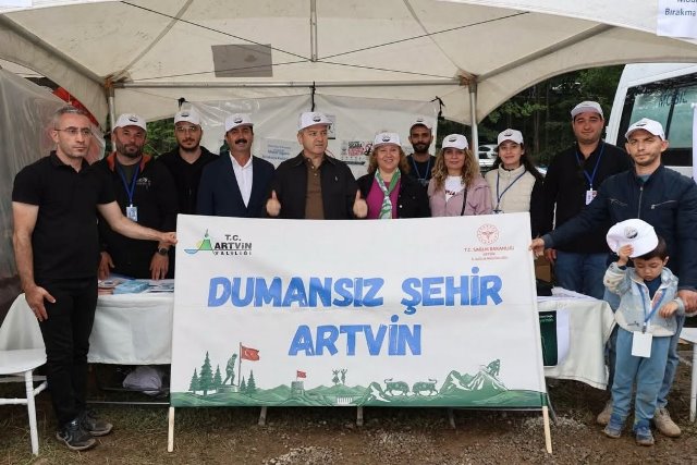 batasertborcka's tweet photo. https://t.co/qwFFCYAKoX
Türkiye’nin ilk “sigarasız şehri” olma hedefiyle pilot il olarak seçilen Artvin’de, Dumansız Şehir Artvin Projesi kapsamında yürütülen çalışmalar hız kesmeden devam ediyor. https://t.co/UtMOmVHIob