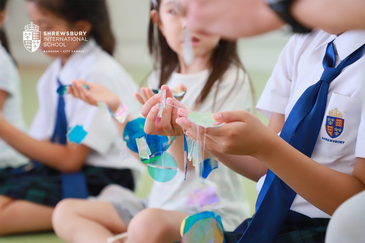 SHBcitycampus's tweet photo. Our student Art Ambassadors proudly represented Shrewsbury Bangkok City Campus during a special visit to Raintree Sukhumvit, where they took part in a collaborative art project celebrating creativity, connection and community through the power of light.

#ShrewsburyBangkok https://t.co/85BjIdFJ4X