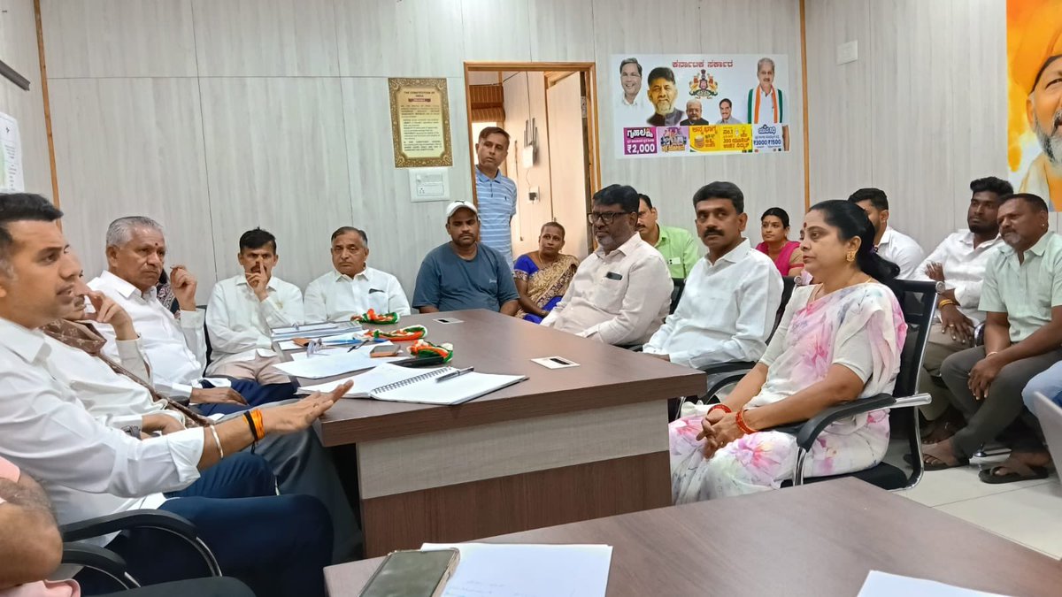 duttabhishek's tweet photo. 📍 Bengaluru

Held a meeting with leaders from Basavanagudi Assembly to discuss the SIR, GBA elections, and outreach to Guarantee Scheme beneficiaries.

Joined by Sri U.B. Venkatesh ji, Hanumanthappa ji, Sri Sudhindra ji, Dr. Shankar Guha ji, Aradhya ji, and other senior leaders. Together, we reaffirmed our commitment to strengthening the organization and connecting with every beneficiary.