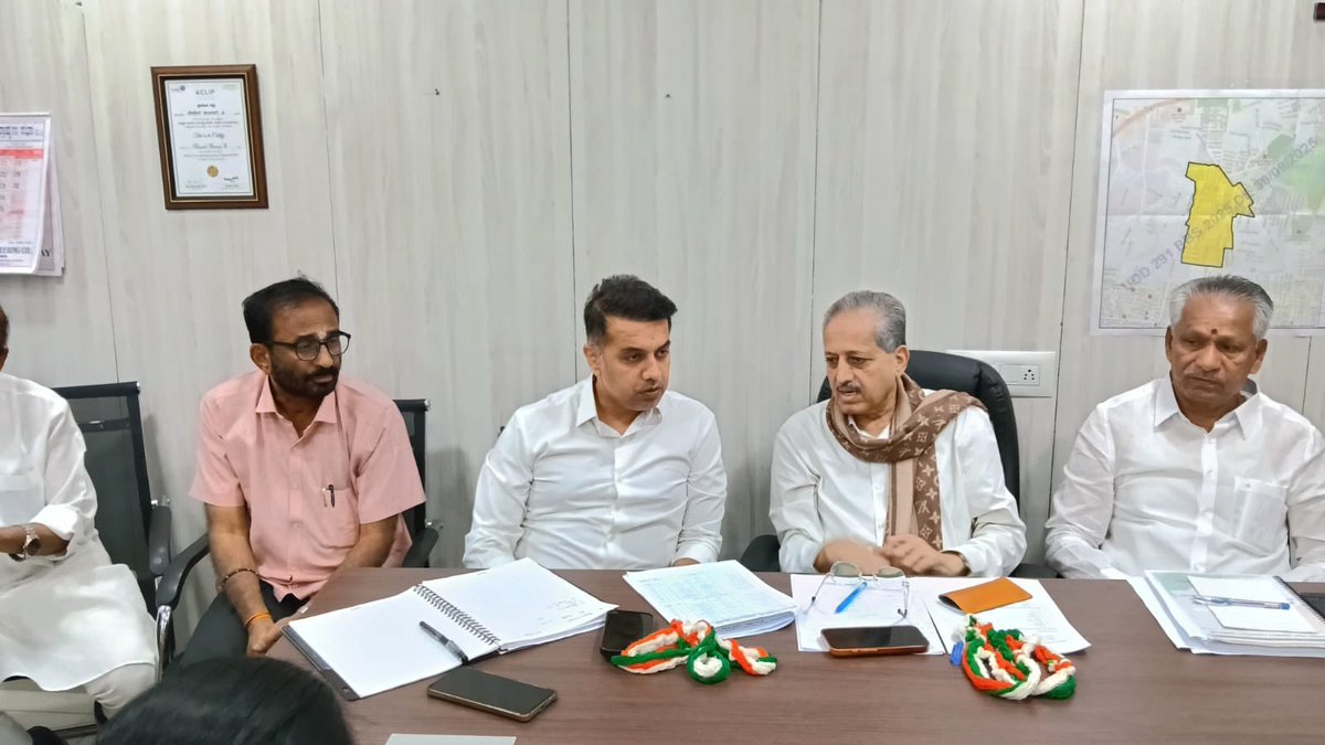duttabhishek's tweet photo. 📍 Bengaluru

Held a meeting with leaders from Basavanagudi Assembly to discuss the SIR, GBA elections, and outreach to Guarantee Scheme beneficiaries.

Joined by Sri U.B. Venkatesh ji, Hanumanthappa ji, Sri Sudhindra ji, Dr. Shankar Guha ji, Aradhya ji, and other senior leaders. Together, we reaffirmed our commitment to strengthening the organization and connecting with every beneficiary.