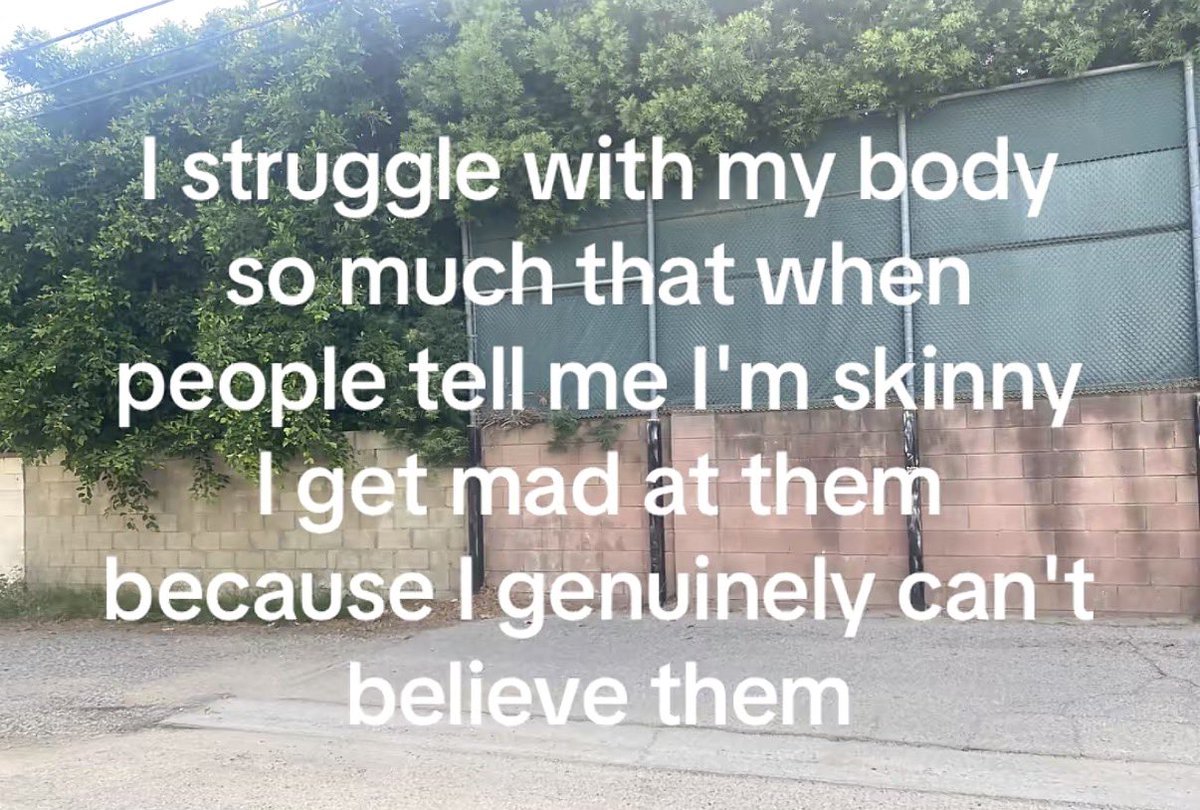 yuaawp's tweet photo. this is so relatable the amount of times ive crashed out at my mom because of her calling me skinny https://t.co/rmVCSSWvCV