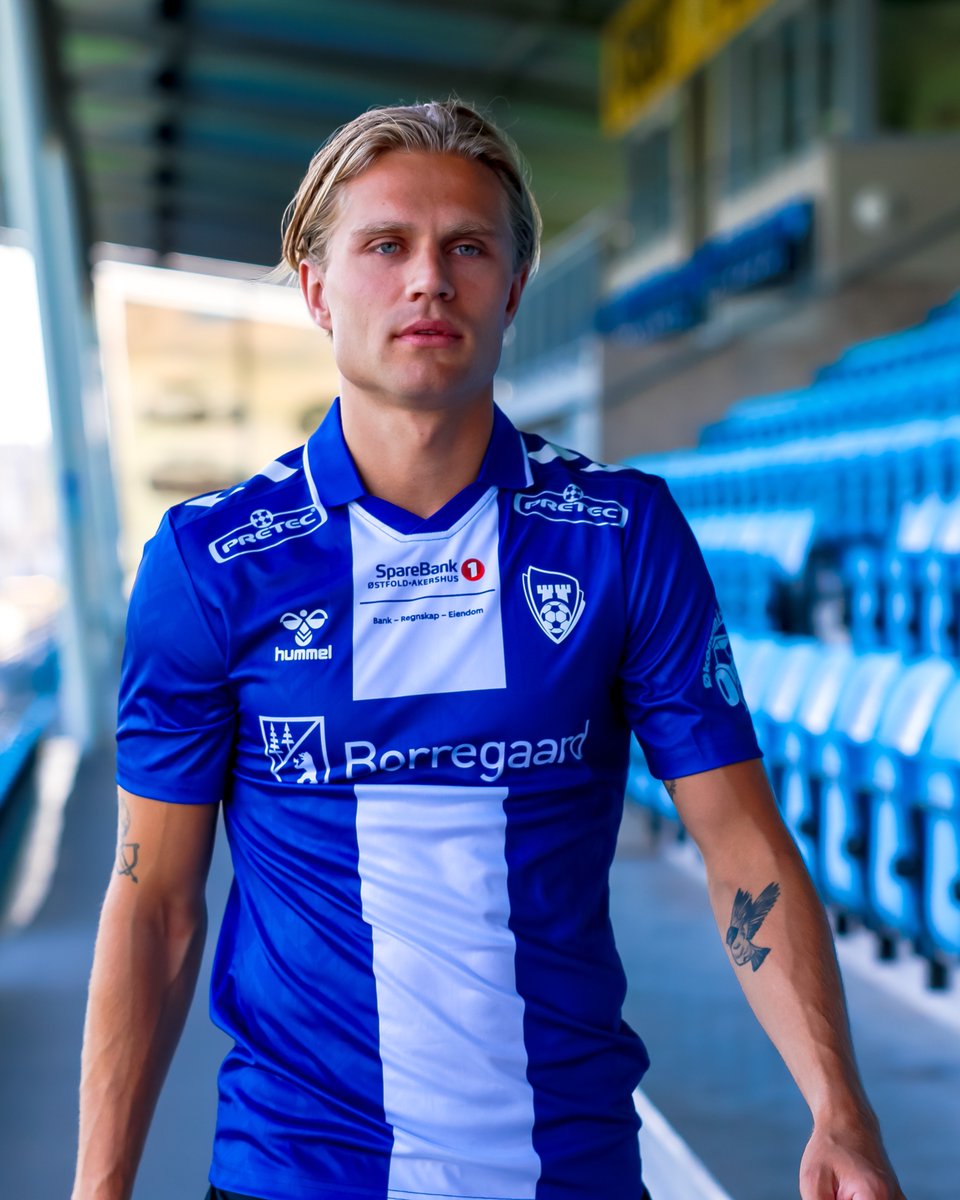 Sarpsborg08's tweet photo. ✍🏼 Olaus Skarsem er klar for Sarpsborg 08! Midtbanespilleren har signert en 2,5-årsavtale med klubben.

🗣️ Det er alltid 100 prosent innsats og vilje!

Les mer her: https://t.co/aL1HF8RNpi https://t.co/iOTABfEm98