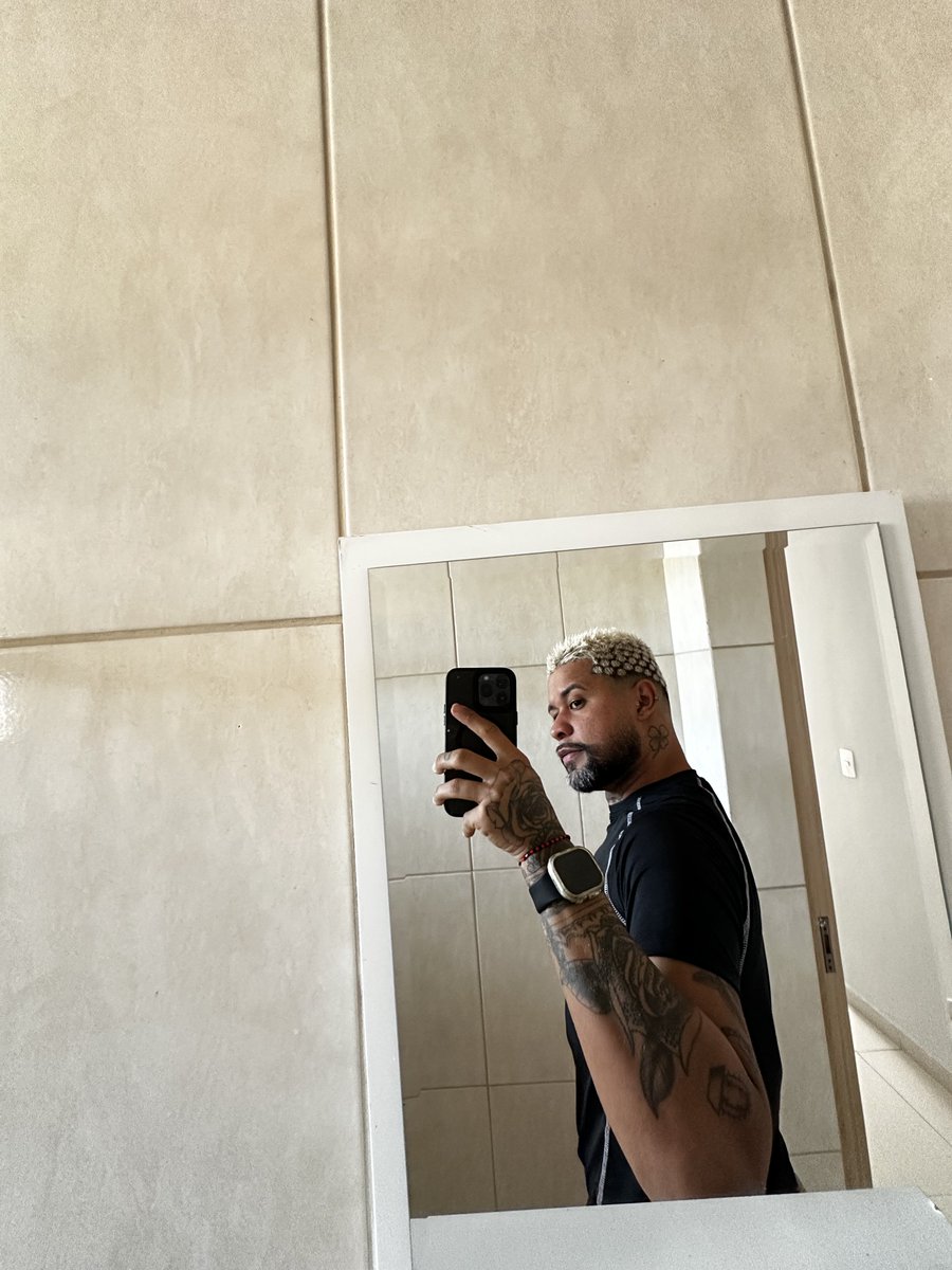 srtholiveira30's tweet photo. muito tempo, sem postar uma ft aqui 🖤 https://t.co/i82LWCS2ip