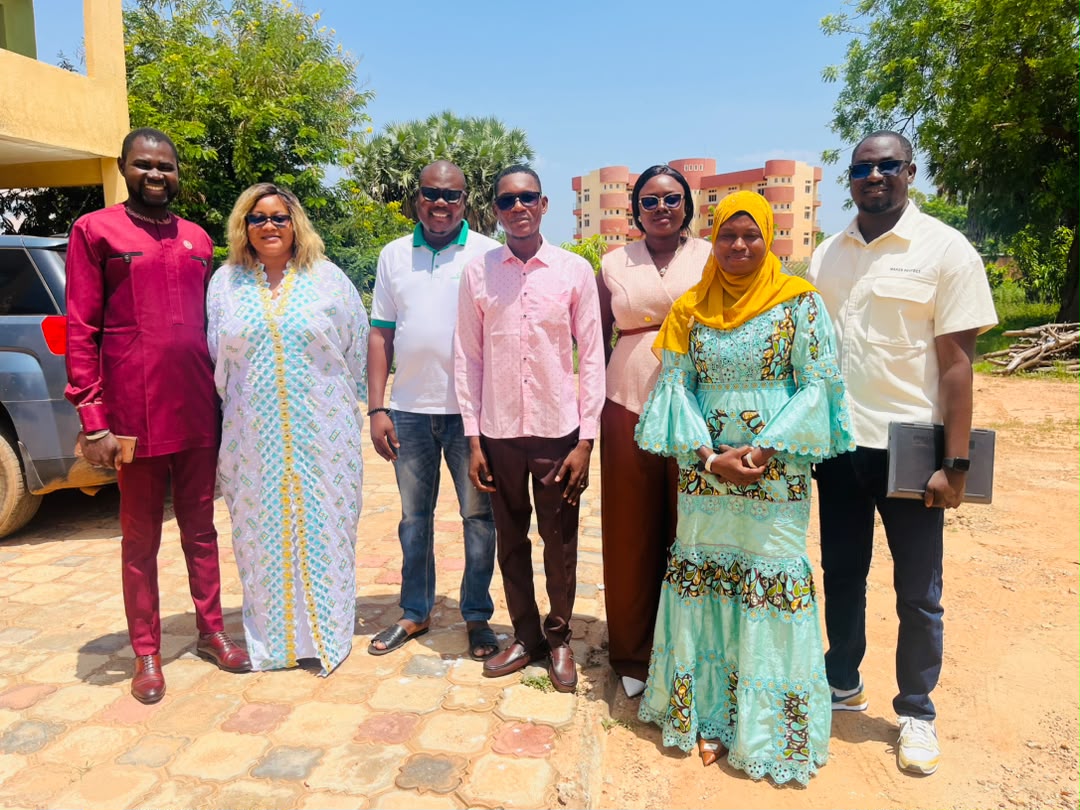 spong_burkina's tweet photo. 🌱 Le SPONG lance une étude participative sur la gouvernance foncière rurale au Burkina Faso avec le Comité de Recherche Participative, le consultant et l'équipe du projet REDAA.
 #GESI pour une gouvernance foncière plus inclusive et durable. https://t.co/enbyweN0Ix
#REDAA https://t.co/szYx7zHbnu