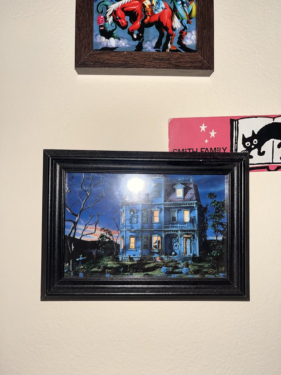 solislyksouless's tweet photo. @grovymango The haunted mansion PC game was my favorite as a kid, I have a framed pic of it and it’s my laptop background https://t.co/aFQlZqo4iL