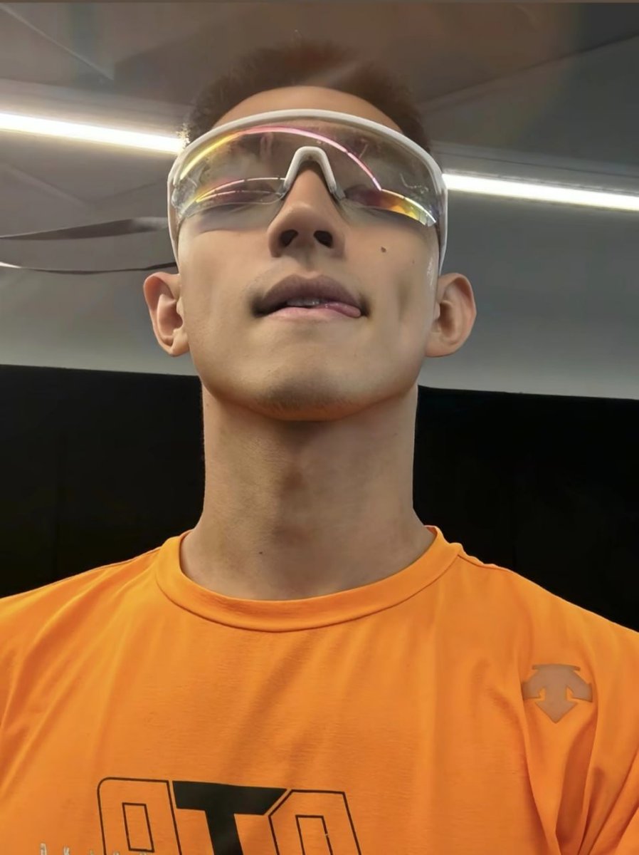 AshishN62509548's tweet photo. 难道没有中意之人？附近的小骚0都跑哪去了，出来我看看，我们就来一个足球游戏，你守门我射门，看你守不守得住？ https://t.co/TdvU1NDAhI