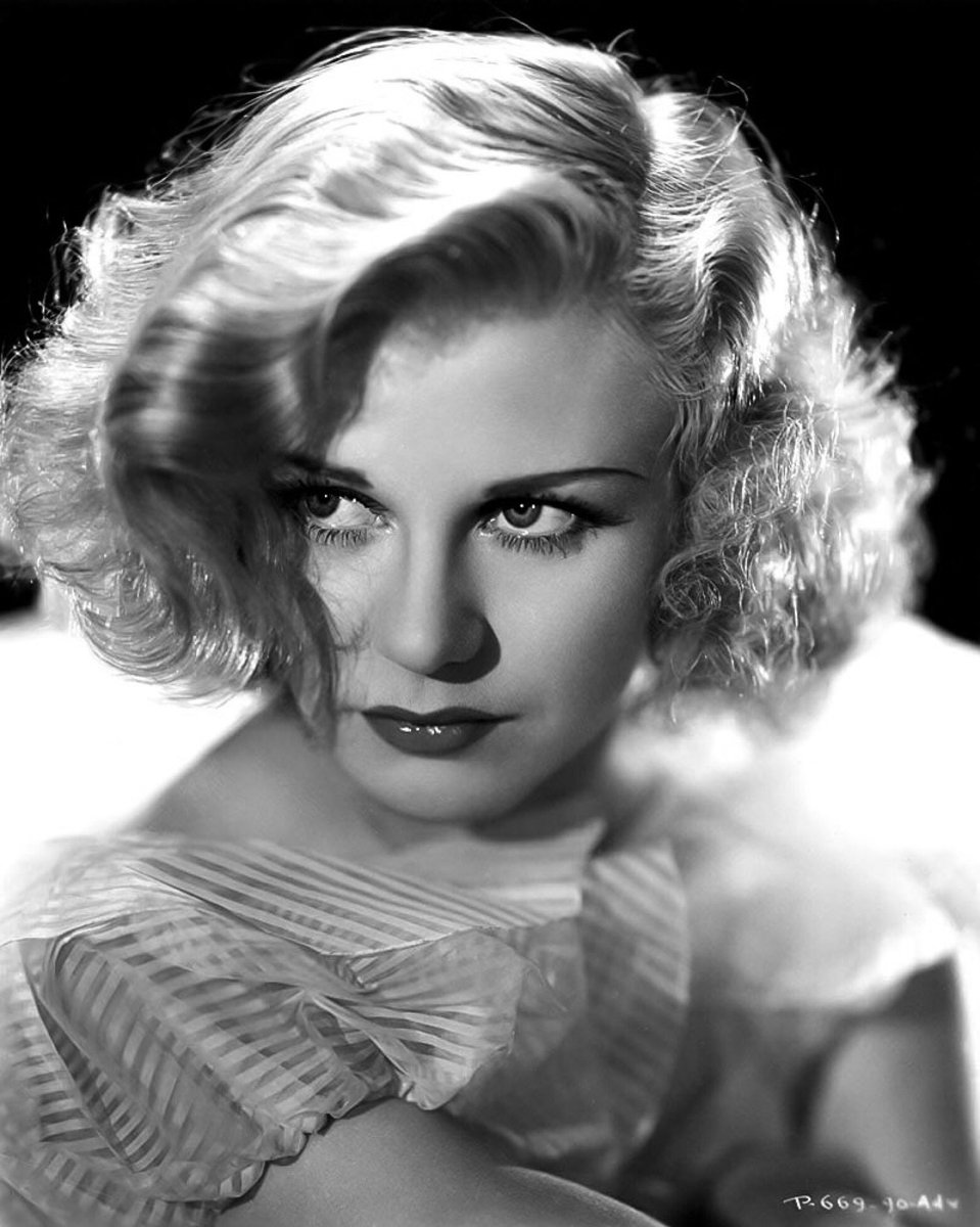 ForeverLouiseB1's tweet photo. Ginger Rogers by John Miehle, 1933. #botd (Thread) https://t.co/TPeGVXb11u