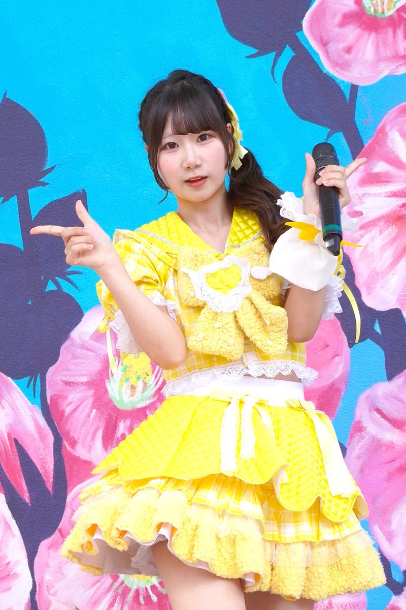 ゆみちゃん　新品　ダンスと凱旋門のイエロープレート 7月17日（金） おはようございます🐈‍⬛ 黄色って元気が出るカラー
