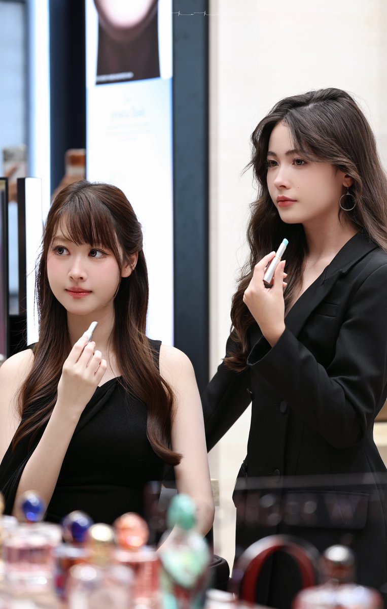 RenJq0809's tweet photo. 260716 | Armani🖤

@youknowinever_ 
@itsmeenglandd 

 NikyEngland Armani Beauty
#ArmaniBeauty 
#NikyEngland
#FRTentertainment
#NiKYWarinrat 
#Englandladamanee https://t.co/ZLnA4o02yD
