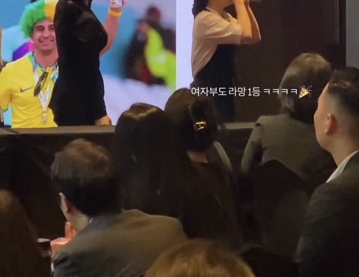 yorisazip's tweet photo. 또라망재밌는거혼자하네   우리가좍이잖아요 https://t.co/JA3pPcSb2z