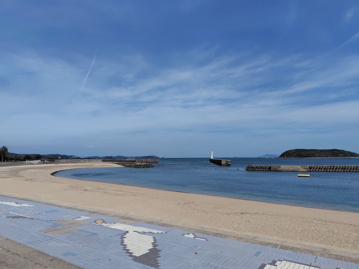 nishio_city's tweet photo. きれいな海に遊びにおいでん✨🌊🐚

西尾市の海水浴場は４か所🏖️
そのうち２か所の水質は2年連続で最高ランク「AA」です💙

市内の海開きは7月17日(金)から☀️
波も穏やかで監視員も駐在します😊

▼詳細はこちら（PR TIMES）
https://t.co/z49KEC65Ip https://t.co/GXtp0Fg3aZ