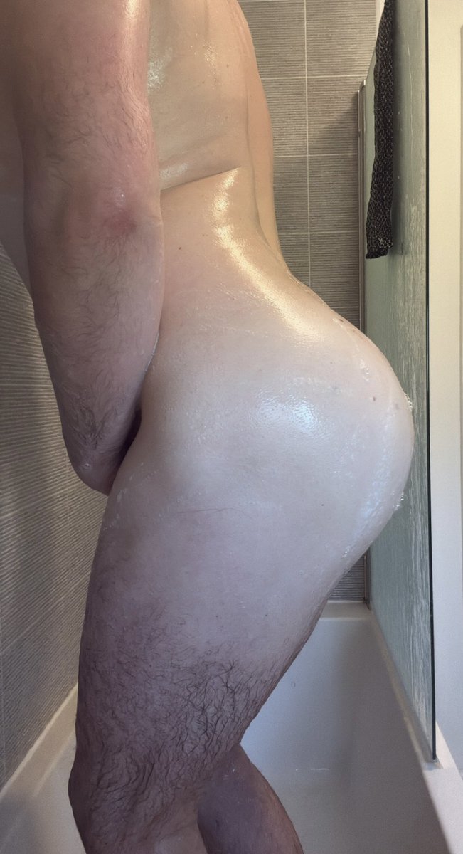 Thiicc_Chonkky's tweet photo. A bit of Birthday Peach #Gay #Ass https://t.co/TufZojBGOw