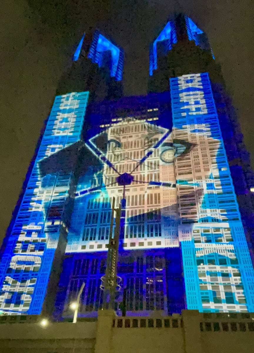 tunatunatunashi's tweet photo. 今月初めに東京行った時にばっちり都庁のプロジェクトマッピングも観てきた🤩
スケールデカい推し拝めて感無量😍

🟦⛓️って映画の宣伝にしろ海外的に派手にやっちゃう所結構好き🫶
苦手な人も居るだろうけど🥹

コラボやタイアップも対象が幅広くて手広く経済回す界隈感ある

JFAとのタッグも楽しみ⚽️ https://t.co/e1UHNLlP0d