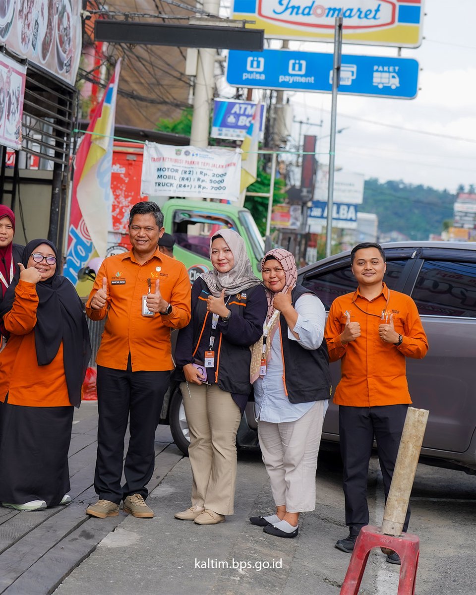 bpskaltim's tweet photo. Turun ke Lapangan, Tim BPS Kaltim Pantau Progres SE2026 di Samarinda Kota. Apresiasi setinggi-tingginya untuk seluruh pejuang data yang terus bergerak di lapangan demi masa depan ekonomi bangsa! 💪

#SadarStatistik #SE2026 #SensusEkonomi #MencatatEkonomiIndonesia #PejuangData https://t.co/RHZ38YDTPw