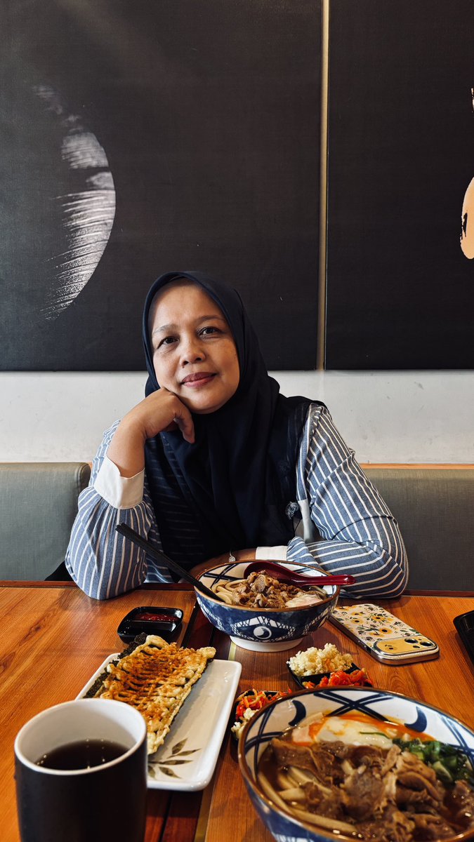 nflrhnf_'s tweet photo. Barakallahu fii umrik, Mama🤍
Semoga setiap langkah Mama selalu diberkahi Allah, setiap doa diijabah, setiap lelah menjadi pahala, setiap harapan dipermudah jalannya. Semoga Allah selalu menjaga kesehatan, melapangkan rezeki, memenuhi hati Mama dengan ketenangan dan kebahagiaan. https://t.co/aV5ai8ucA4