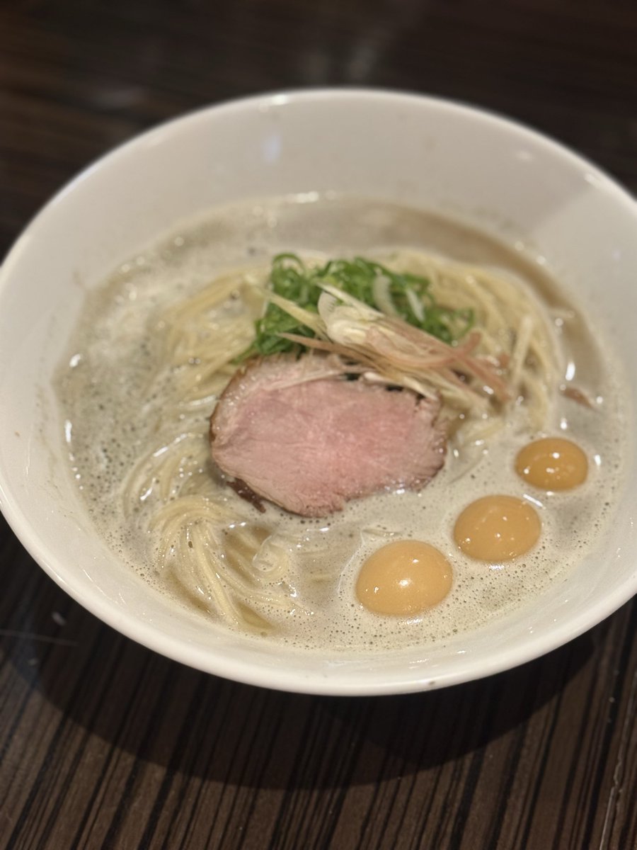 artingale's tweet photo. 7/17(金)
11:45〜14:00

ニボコンラーメン🍜

よろしくお願いします。

・
・
・
・
・
酒らふ

🍜ラーメンランチもやってる居酒屋🏮
都営三田線　志村坂上駅徒歩3分
国際興業バス　志村坂上停留所徒歩２分

#ニボコン #煮干し　#板橋 https://t.co/qz7FenE6I2