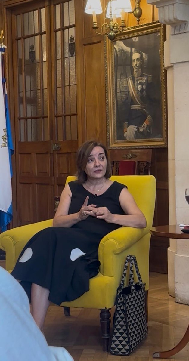 EsterMSanzo's tweet photo. Ayer asistí al encuentro 'Referentes en femenino singular' de la @UIMP, con @PepaBueno.

Me quedo con una idea: la IA puede ayudar al periodismo, pero no puede hacer periodismo. El trabajo de campo y la verificación siguen siendo insustituibles. https://t.co/Rk7tyB2hKv