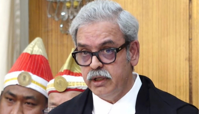 OpIndia_com's tweet photo. Justice (retd) Siddharth Mridul ran an LPG distribution agency for 16 years while serving as a judge.

https://t.co/oo06tGIhbO

He served as a judge of the Delhi High Court and the Chief Justice of the Manipur High Court during this time. https://t.co/XUFU2KPfkU