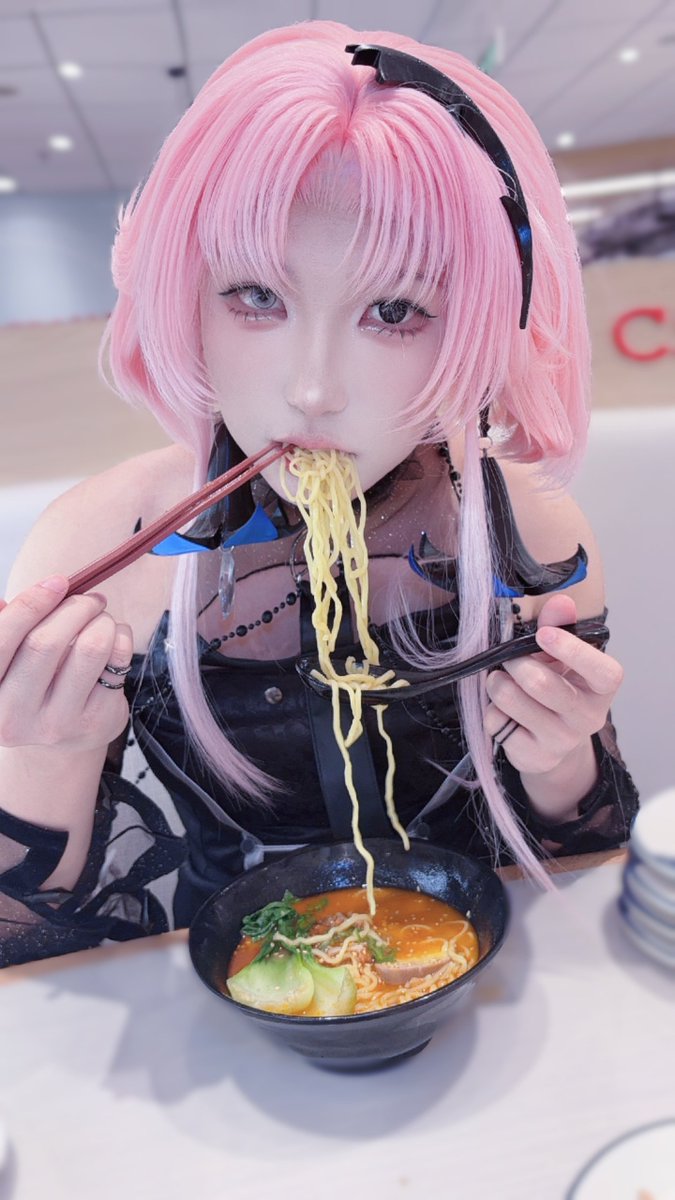 10xia01's tweet photo. この体はラーメンでできています🍜🍥 #琶舞あーと https://t.co/PZsjASnukN
