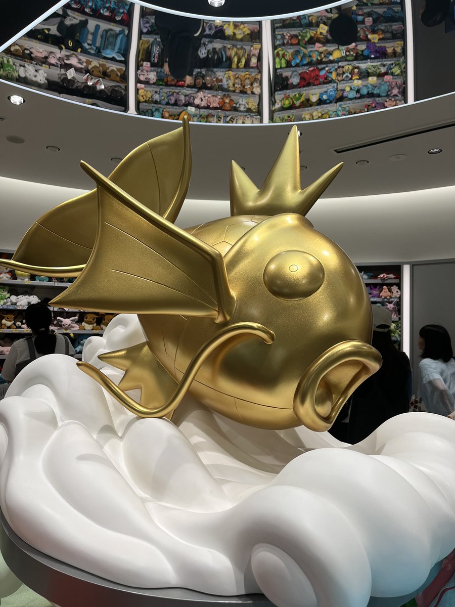 93usi's tweet photo. ぽこポケで遊んで以降ポケモン熱がじわじわ高まってて、ついにポケセンに行ってきました。世界観も最高、店員さんも最高、推しポケもゲット出来て最高でした🌙また行きて〜 https://t.co/Dm6hTeFVBN