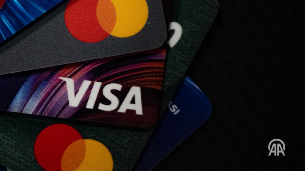 Stellar_Rippler's tweet photo. 🚨🇯🇵 Japan’s Credit Card System JUST CRASHED Nationwide… Are They Testing Something?

Credit cards down at 7-Elevens, supermarkets & stores across Japan RIGHT NOW. Mitsubishi UFJ & Sumitomo Mitsui payments failing. Cash only chaos.

The timing is no coincidence!!

Ripple + SBI launched $RLUSD at retail via regulated channels.

Circle officially partnered with JCB, Japan’s largest payment network, to enable $USDC settlement across 40 million merchant locations. 

This integration facilitates both cross-border commerce and daily retail transactions, allowing Japanese merchants to accept digital dollars through existing credit card infrastructure.

Coincidence? 

Or the old system being “conveniently” retired for on-chain stablecoins?