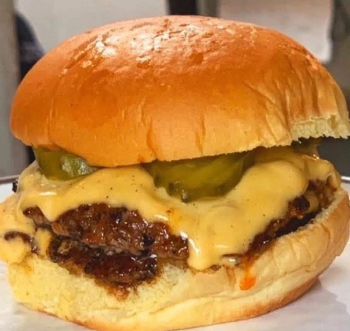 Complxintrovert's tweet photo. Storm Trooper or Cheeseburger?

The world may never know. https://t.co/FJGdcqBdMF